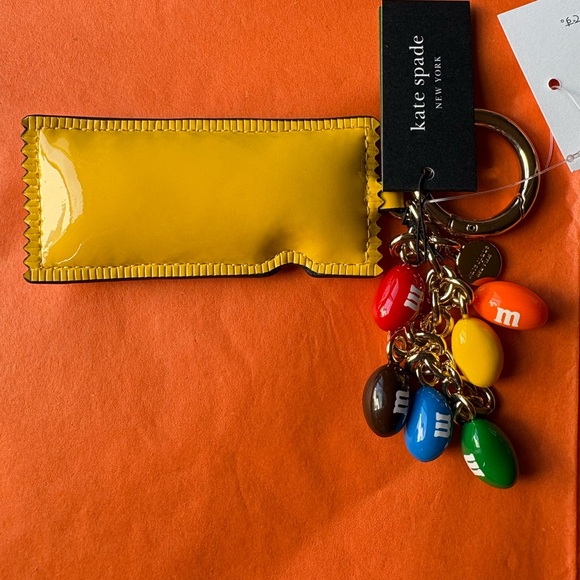 🌟 SOLD 🌟M&M’S X KATE SPADE NEW YORK PATENT PU 3D PACKET KEY FOB BAG CHARM 🍬 - Picture 10 of 16